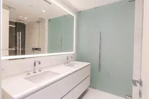 300 Biscayne Blvd Way, Miami, FL 33131 - Photo 10