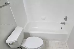 10416 NW 8th St, Pembroke Pines, FL 33026 - Photo 24