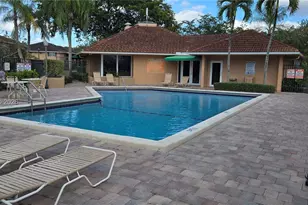 10416 NW 8th St, Pembroke Pines, FL 33026 - Photo 2