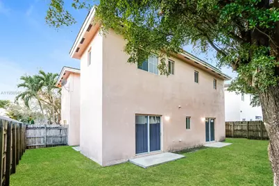 377 NE 29th Ter, Homestead, FL 33033 - Photo 18