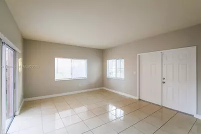 377 NE 29th Ter, Homestead, FL 33033 - Photo 2