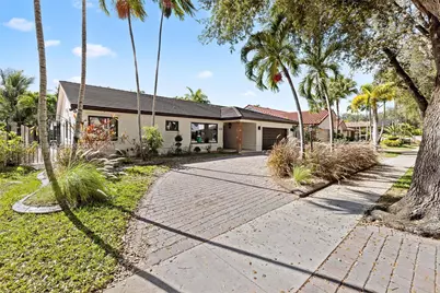 7910 NW 169th Ter, Miami Lakes, FL 33016 - Photo 1