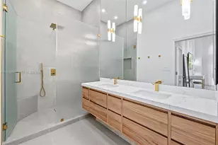 2001 Meridian Ave, Miami Beach, FL 33139 - Photo 18