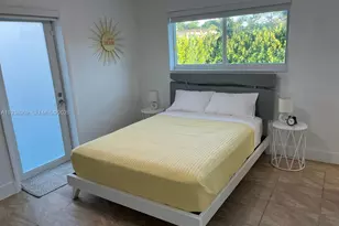 6900 SW 3rd St, Pembroke Pines, FL 33023 - Photo 8