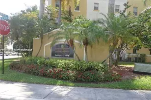 720 SW 111th Ave, Pembroke Pines, FL 33025 - Photo 2
