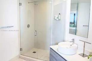 121 NE 34th St, Miami, FL 33137 - Photo 18