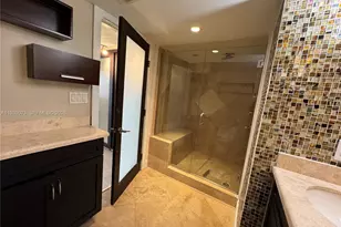 555 NE 15th St, Miami, FL 33132 - Photo 16