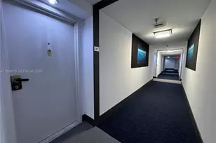 555 NE 15th St, Miami, FL 33132 - Photo 2