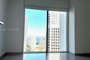 68 SE 6th St, Miami, FL 33131 - Photo 12