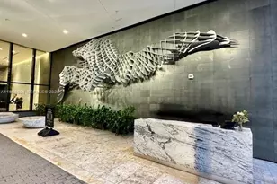 68 SE 6th St, Miami, FL 33131 - Photo 18