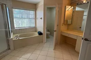 7109 SE Walden Pond Ct, Stuart, FL 34997 - Photo 4