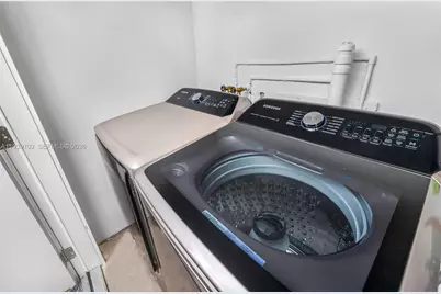 121 NW 53rd St, Miami, FL 33127 - Photo 40