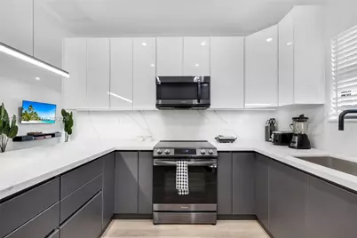 121 NW 53rd St, Miami, FL 33127 - Photo 20