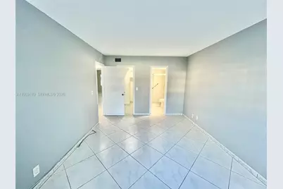 501 Blue Heron Dr #119-A, Hallandale Beach, FL 33009 - Photo 16