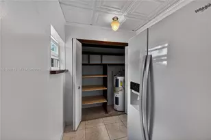 631 NE 56th Ct, Oakland Park, FL 33334 - Photo 6