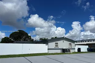 19122 NW 36th Ave, Miami Gardens, FL 33056 - Photo 12