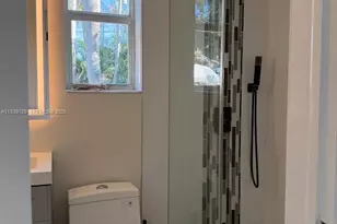 1811 N 40th Ave, Hollywood, FL 33021 - Photo 8