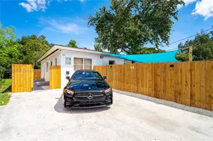 7031 NW 6th Ct, Miami, FL 33150 - Photo 12