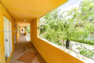 9363 Fontainebleau Blvd, Miami, FL 33172 - Photo 14