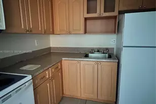 9403 SW 76th St, Miami, FL 33173 - Photo 2