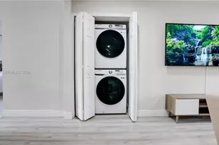 5157 NE 6th Ave, Oakland Park, FL 33334 - Photo 6