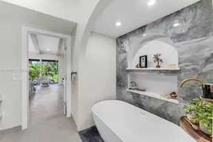 516 NE 6th Ave, Deerfield Beach, FL 33441 - Photo 16