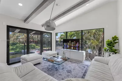 516 NE 6th Ave, Deerfield Beach, FL 33441 - Photo 8