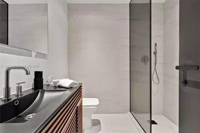 2500 Bayview Dr, Fort Lauderdale, FL 33305 - Photo 34