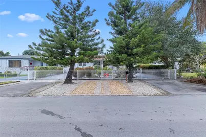 116 E 59, Hialeah, FL 33013 - Photo 16