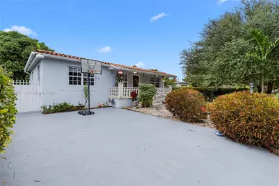 116 E 59, Hialeah, FL 33013 - Photo 18