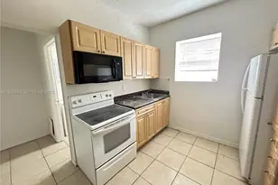 1021 NW 3rd St, Miami, FL 33128 - Photo 8