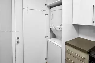 9960 SW 88th St, Miami, FL 33176 - Photo 8