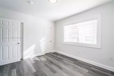 7925 Hawthorne Ave #4, Miami Beach, FL 33141 - Photo 10
