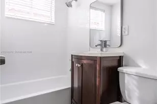 7925 Hawthorne Ave, Miami Beach, FL 33141 - Photo 18