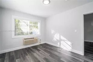 7925 Hawthorne Ave, Miami Beach, FL 33141 - Photo 12