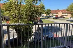 250 NW 107th Ave, Miami, FL 33172 - Photo 16