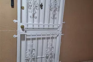 250 NW 107th Ave, Miami, FL 33172 - Photo 2