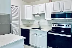 9703 Hammocks Blvd, Miami, FL 33196 - Photo 8