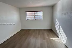 1015 NW 45th Ave, Miami, FL 33126 - Photo 6