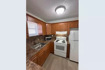 1015 NW 45th Ave #101, Miami, FL 33126 - Photo 4