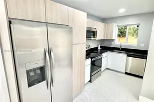 928 NW 2nd St, Fort Lauderdale, FL 33311 - Photo 6