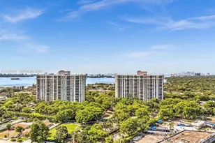 2000 Towerside Terrace, Miami, FL 33138 - Photo 2