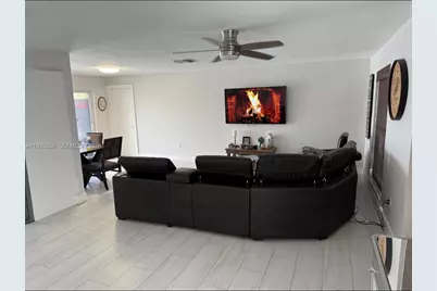 2101 NW 84th Way, Sunrise, FL 33322 - Photo 4