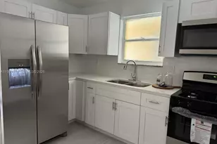 955 W 74 St, Hialeah, FL 33012 - Photo 2