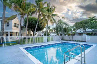 17505 NW 67th Pl #D-11, Hialeah, FL 33015 - Photo 30