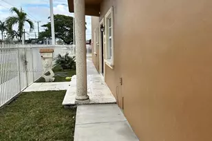 948 E 47th St, Hialeah, FL 33013 - Photo 14