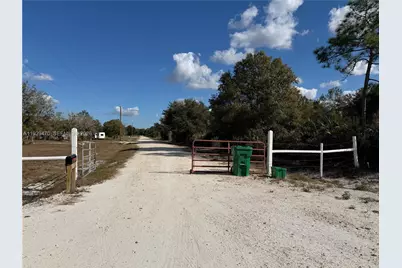 2901 Cornerstone Way, Clewiston, FL 33440 - Photo 2