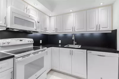 1020 Meridian Ave #416, Miami Beach, FL 33139 - Photo 6