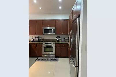 10788 NW 74th Ln, Doral, FL 33178 - Photo 6