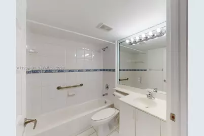 2415 NW 16th St Rd #410-1, Miami, FL 33125 - Photo 12